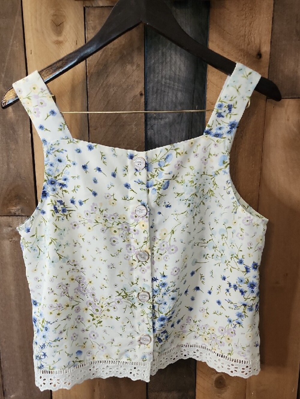 Hem & Thread White Floral Square-Neck Lace-Hem Tank Size L - Picture 4 of 7